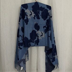 Pretty Persuasions Large Shades of Blue Cozy Comfortable Tasseled Scarf